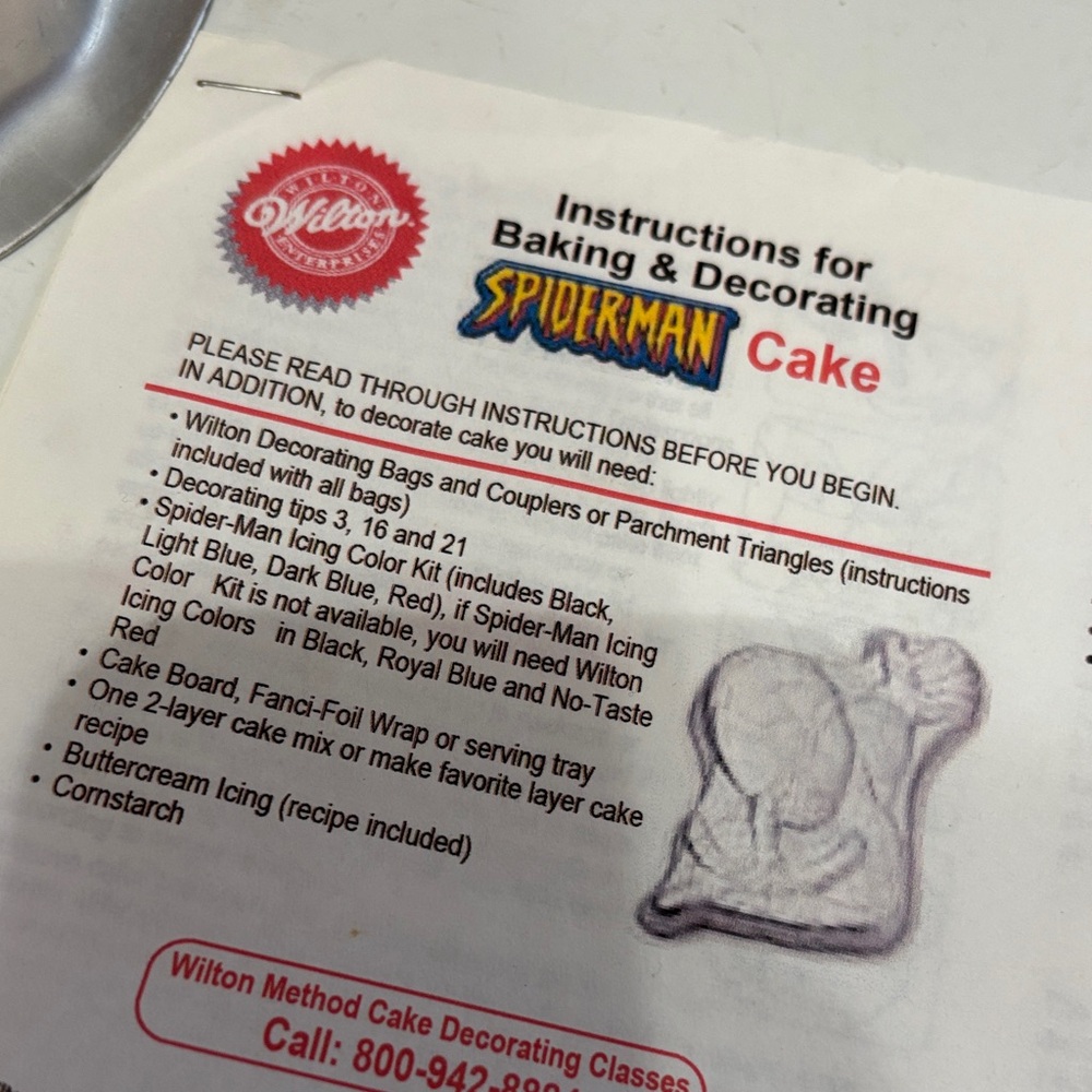Wilton Spiderman Shaped Cake Pan - Silver Metal - Picture 3 of 5